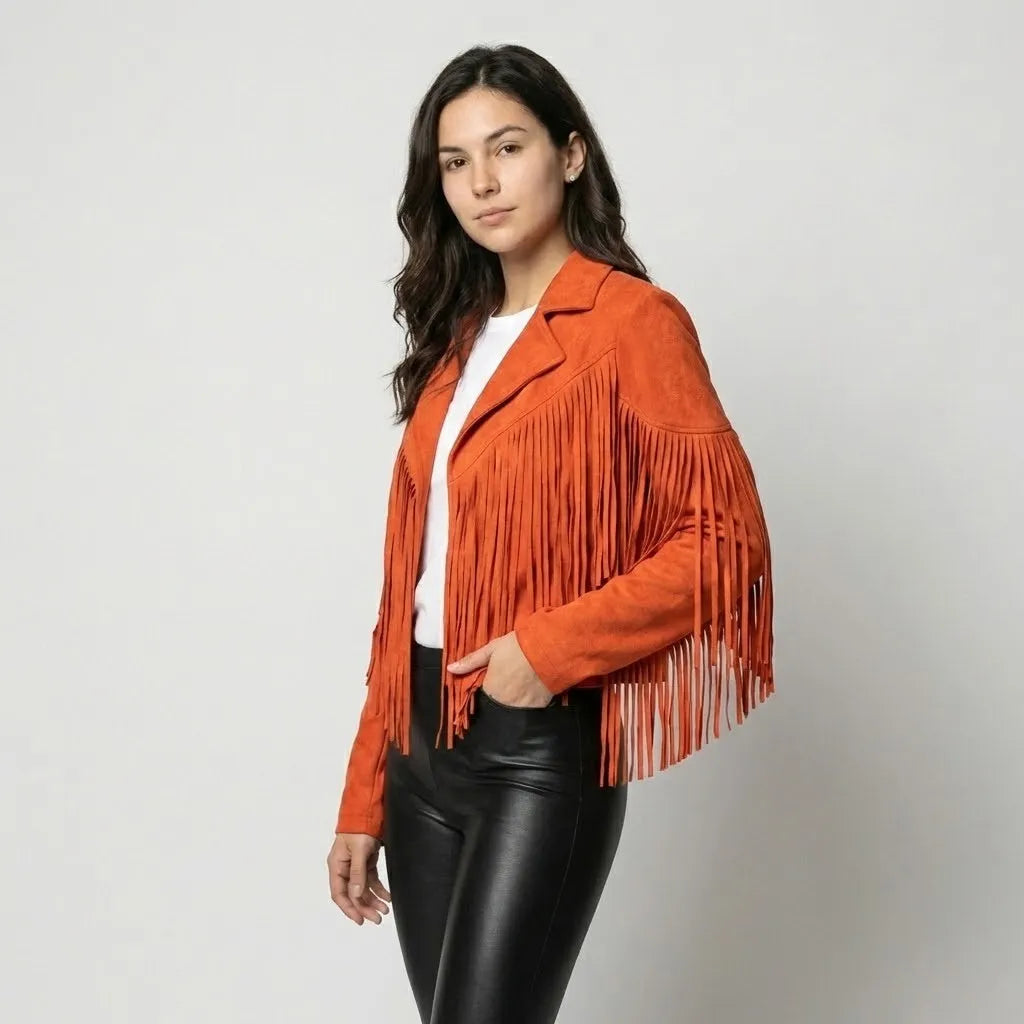 Beáta | Krátka štruktúrovaná bunda so semišovým vzhľadom a strapcami v boho štýle