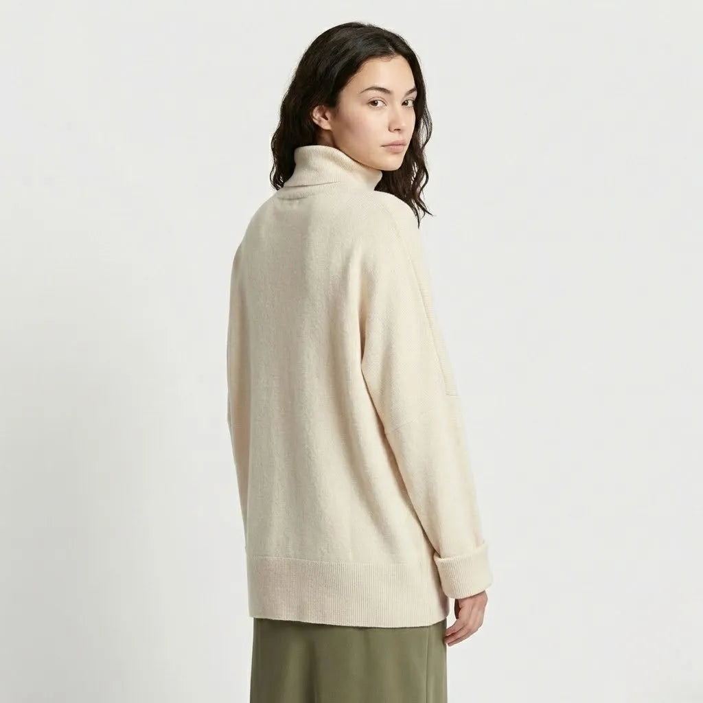 Barbora | Oversize pletené pončo s rolákom z mäkkého úpletu