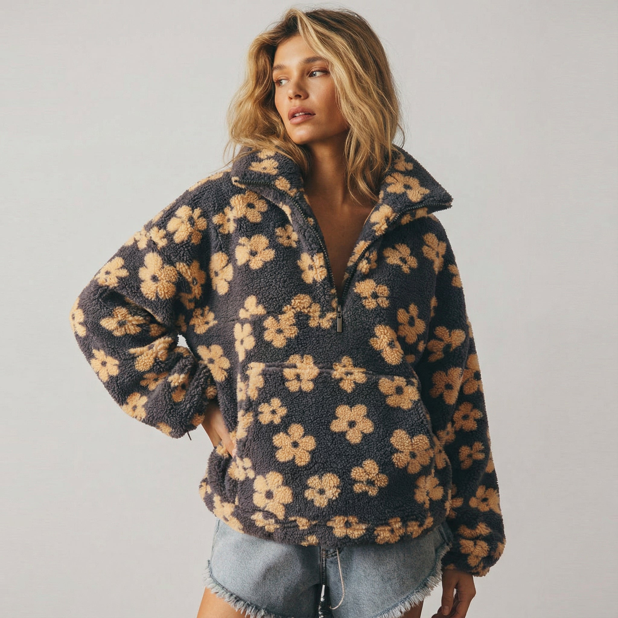 Mária | Oversize huňatý sveter s plastickými kvetmi