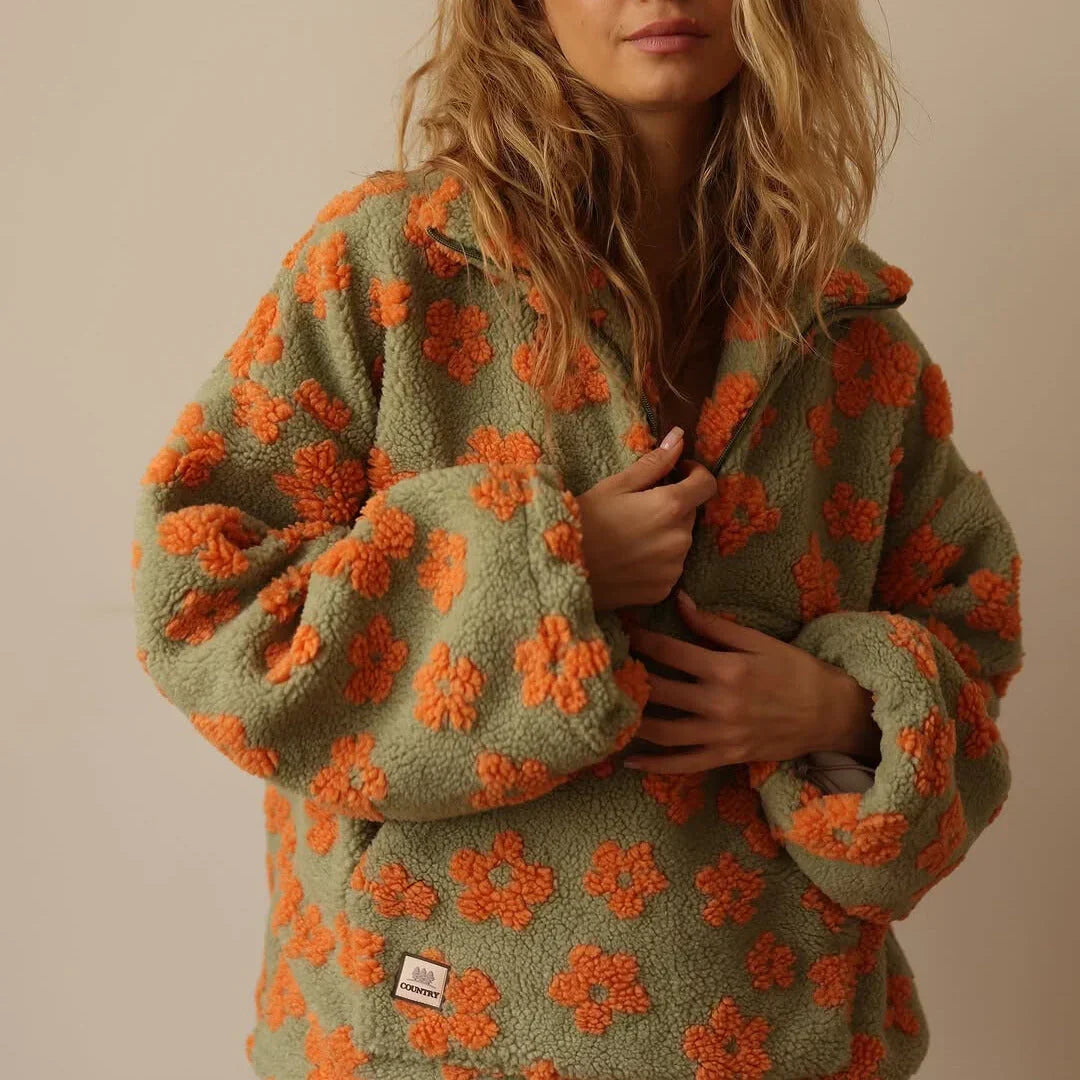 Mária | Oversize huňatý sveter s plastickými kvetmi