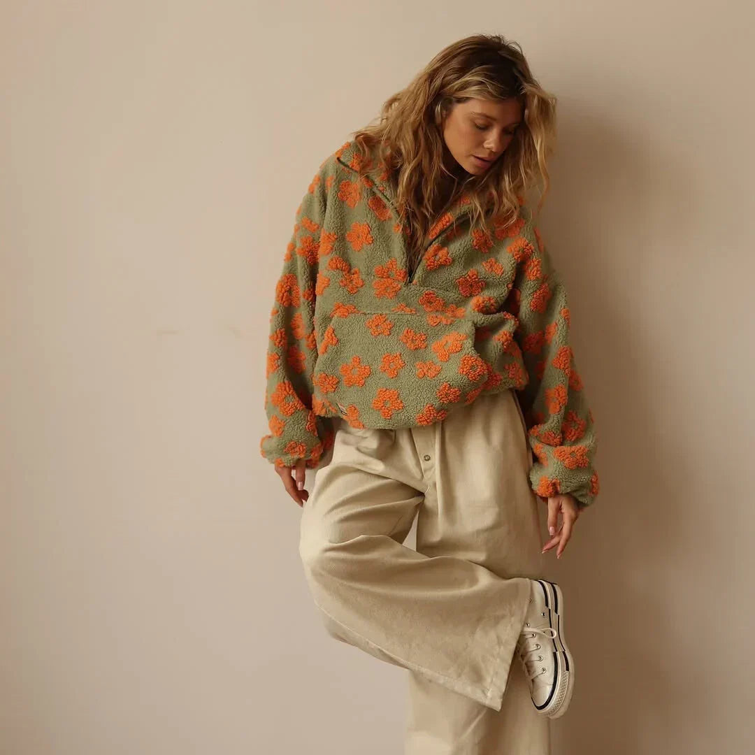 Mária | Oversize huňatý sveter s plastickými kvetmi