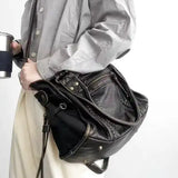 Petra | Pevná hladká crossbody kabelka